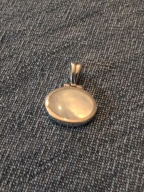 Sterling Silver Mother-of-Pearl Oval Pendant - White